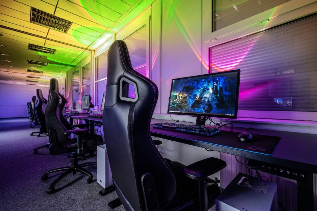 Why You Need a Gaming Desk for a Recliner—And How to Get It Right